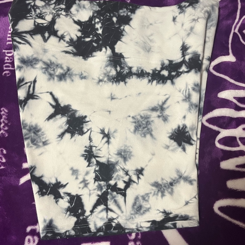 PINK Victoria's Secret Black and White Skirt